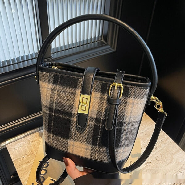 Korean-style Niche Vintage Suede Plaid Tote Bucket Bag